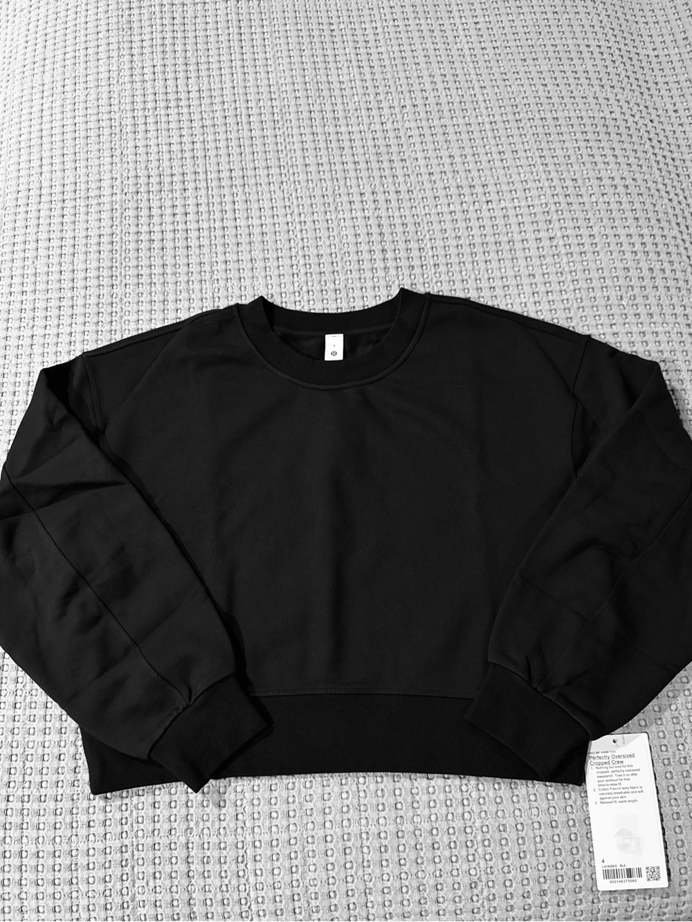 NWT lululemon Black Crewneck oversized crop Sweatshirt size 4